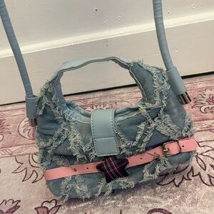 AKIRA Blue and Pink Shoulder Bag with Durable Fabric